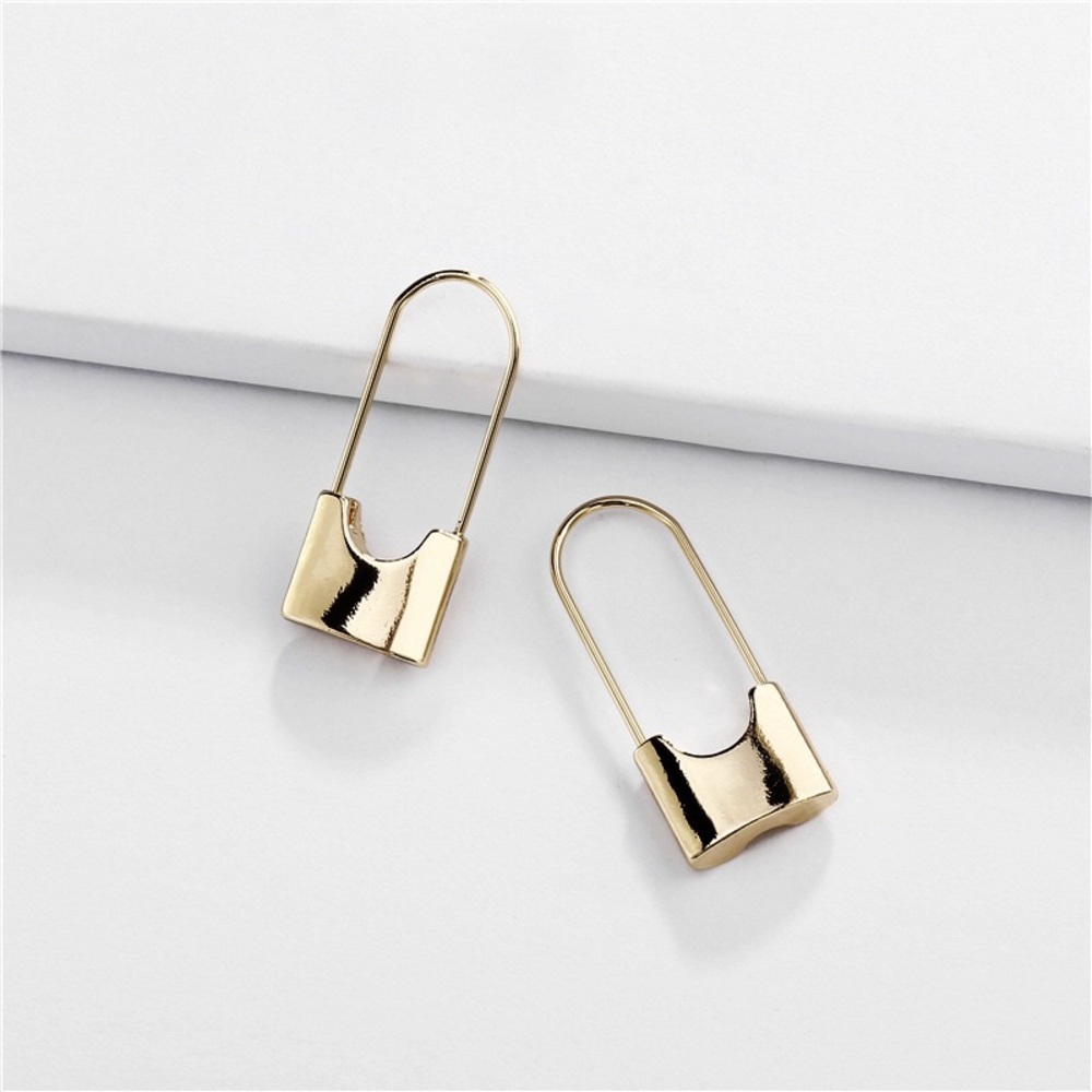 NWOT Antho baublebar gold clip earrings - Picture 2 of 4